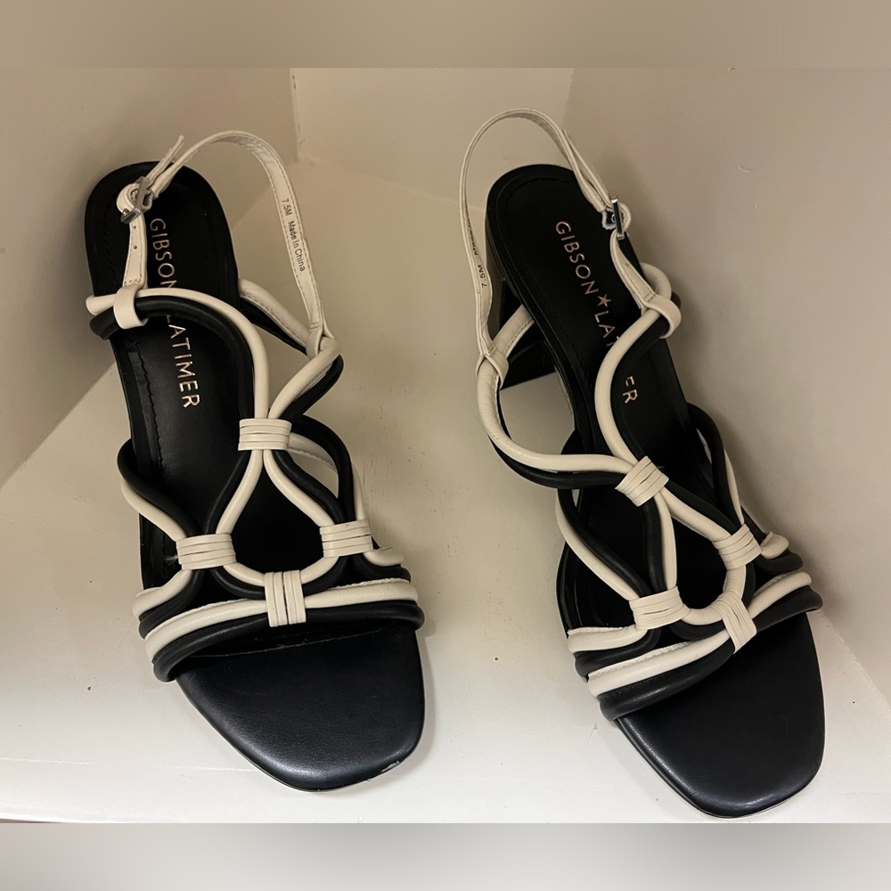 NWOT Gibson Latimer Black and White Nicoletta Women's Sandals